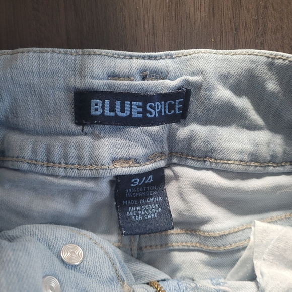 Blue Spice Jean shorts - Picture 2 of 2